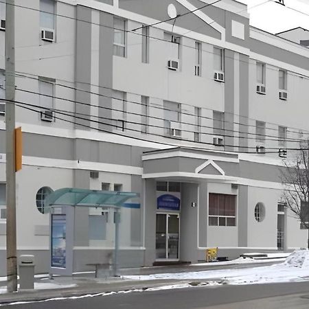 Howard Johnson By Wyndham Toronto Downtown West Esterno foto