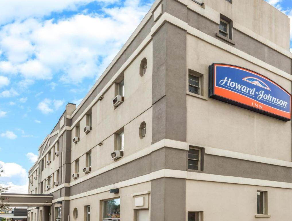 Howard Johnson By Wyndham Toronto Downtown West Esterno foto